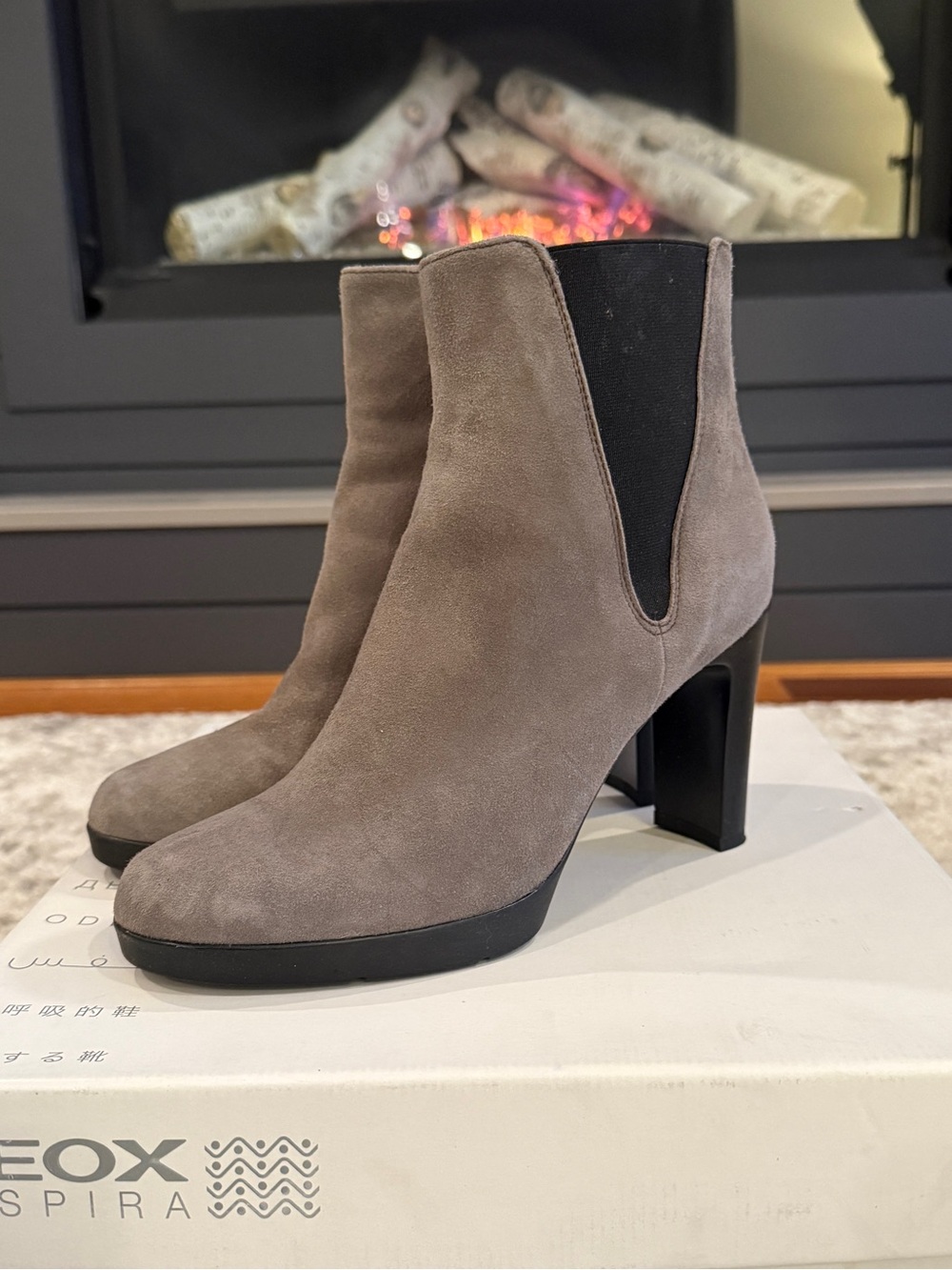 Geox D Annya Suede Ankle Boots BNIB